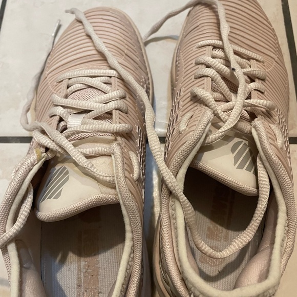 Women’s K-Swiss size 9 - Picture 9 of 9